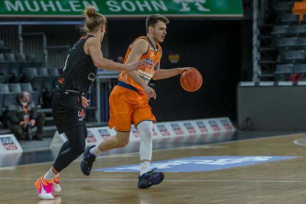 萨防线不可 萨防线不可